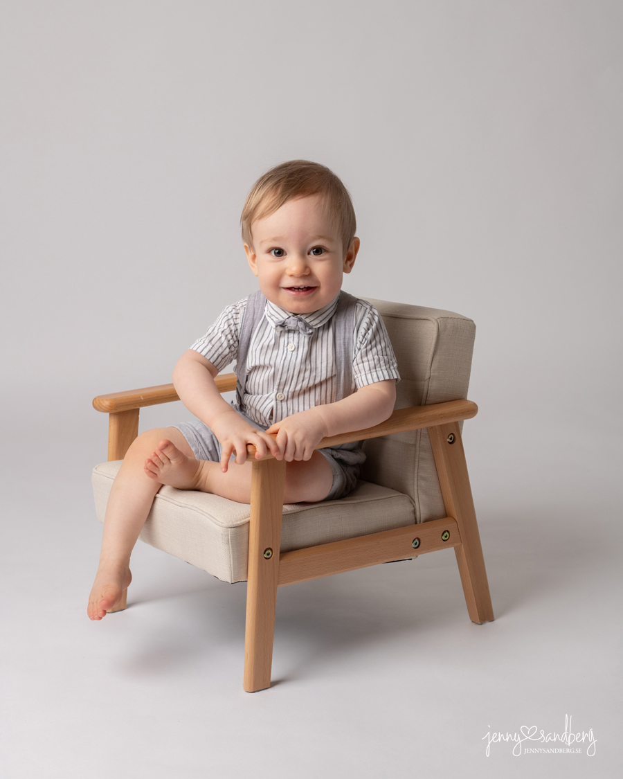 Ettårsfotografering i studio – barnporträtt hos barnfotograf nära Lund